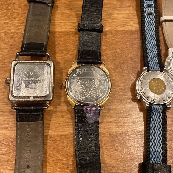 Bundle of 5 Vtg Watches Colombia Casio Sasson Guess Metropolitan - Picture 4 of 5
